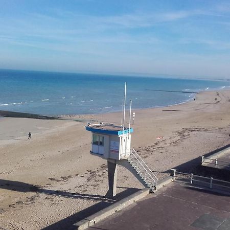 Neptune Lion-sur-Mer Esterno foto